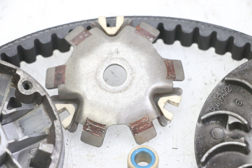 photo de VARIOMATIK PEUGEOT JET FORCE CARBU 50 (2003 - 2016) - Weitere Ansicht des Artikels