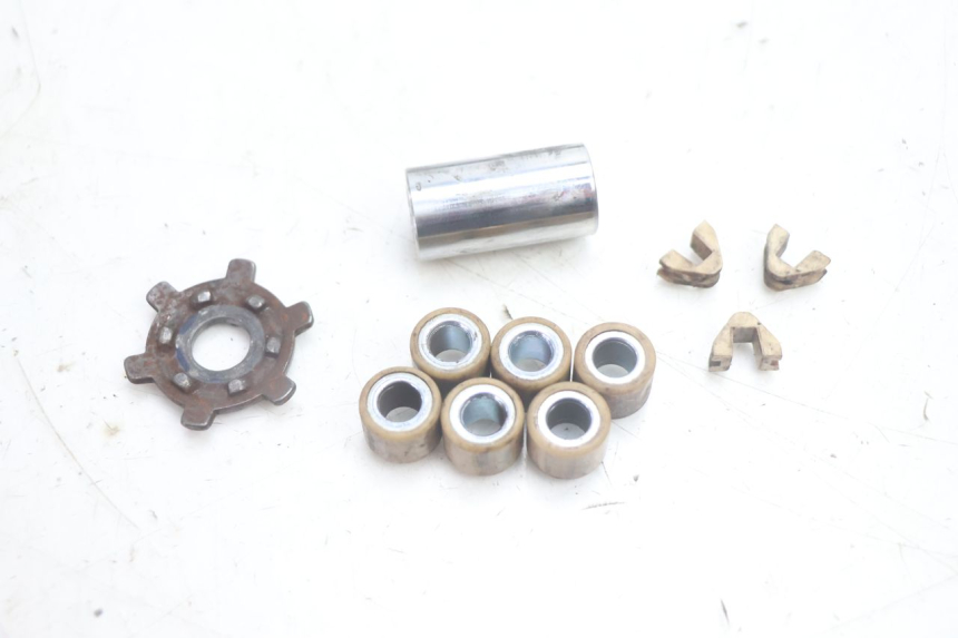 photo de VARIOMETER PEUGEOT KISBEE 2T 50 (2010 - 2017) - Details der Befestigungspunkte