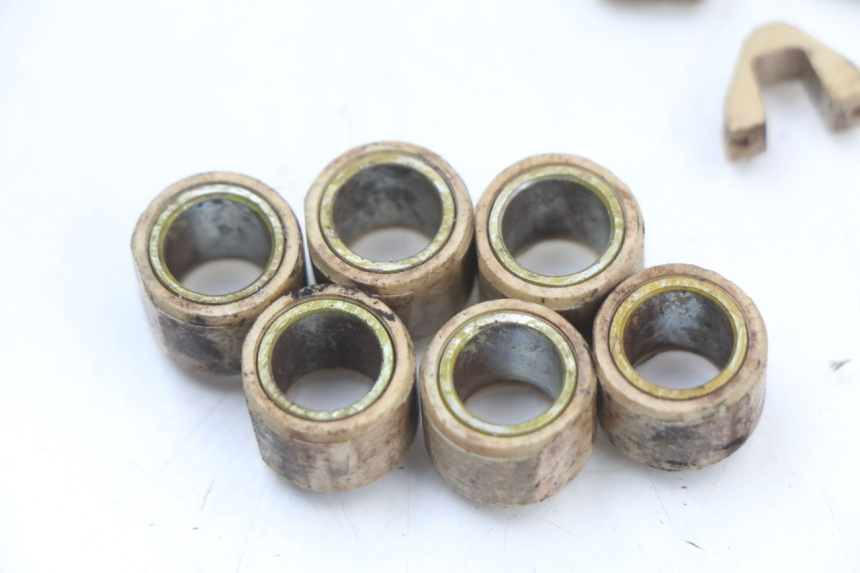 photo de VARIOMETER PEUGEOT KISBEE 4T 50 (2018 - 2022) - Details der Befestigungspunkte