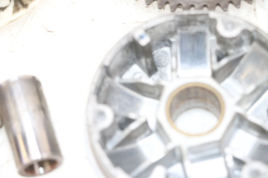 photo de VARIOMETER PEUGEOT KISBEE 4T 50 (2010 - 2017) - Details der Befestigungspunkte