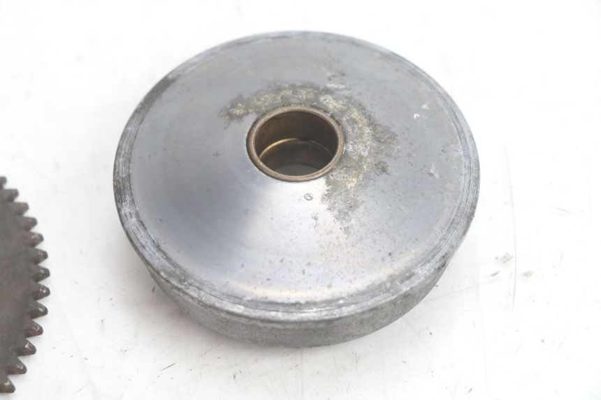 photo de VARIOMETER PEUGEOT KISBEE 4T 50 (2018 - 2022) - Details der Befestigungspunkte
