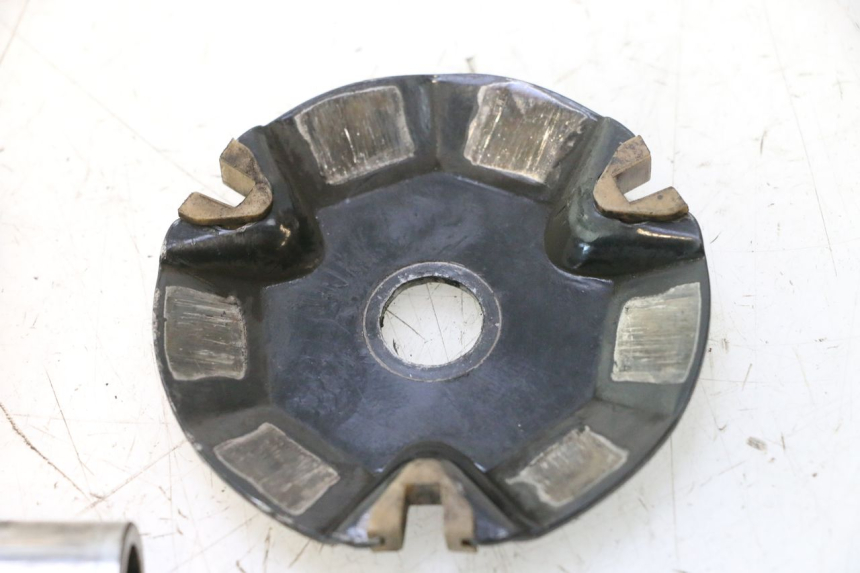 photo de VARIOMETER PEUGEOT KISBEE 4T 50 (2018 - 2022) - Details der Befestigungspunkte