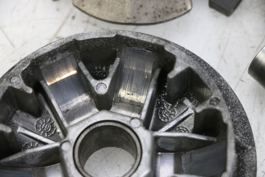 photo de VARIOMETER SYM ORBIT III 3 4T 50 (2018 - 2021) - Details der Befestigungspunkte