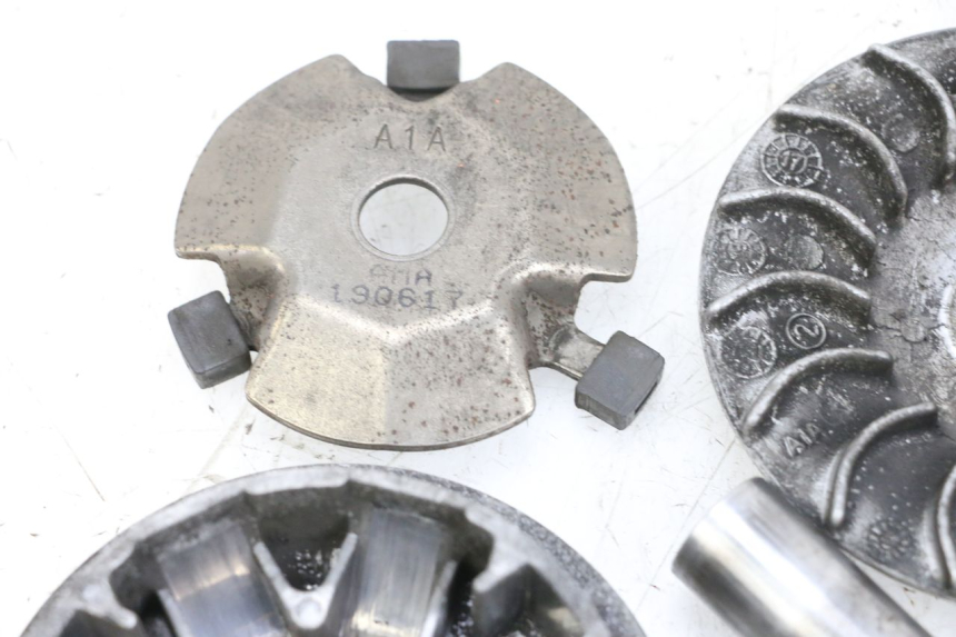 photo de VARIOMETER SYM ORBIT III 3 4T 50 (2018 - 2021) - Oberflächenzustand und Material