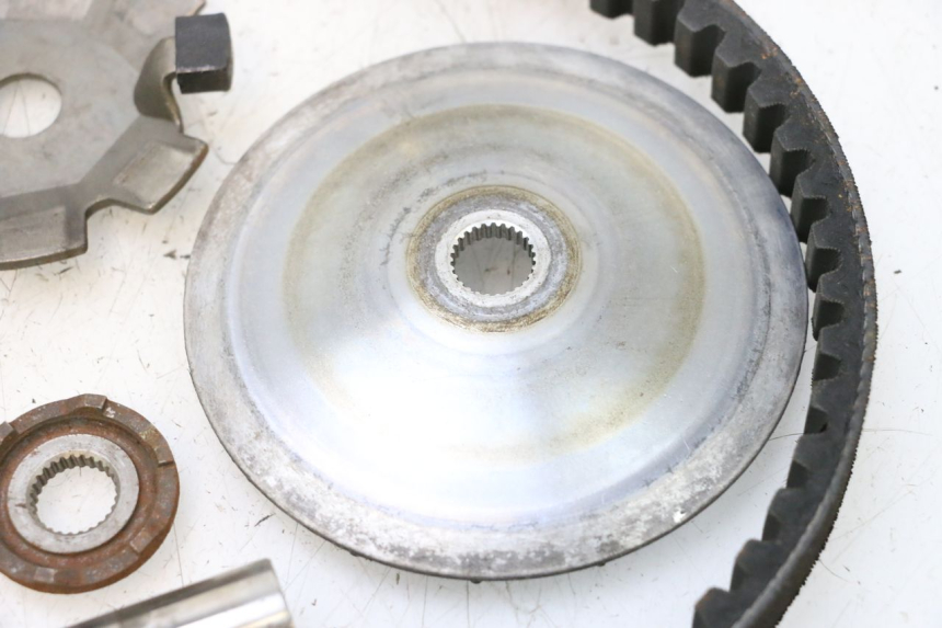 photo de VARIOMETER SYM ORBIT III 3 4T 50 (2018 - 2021) - Details der Befestigungspunkte