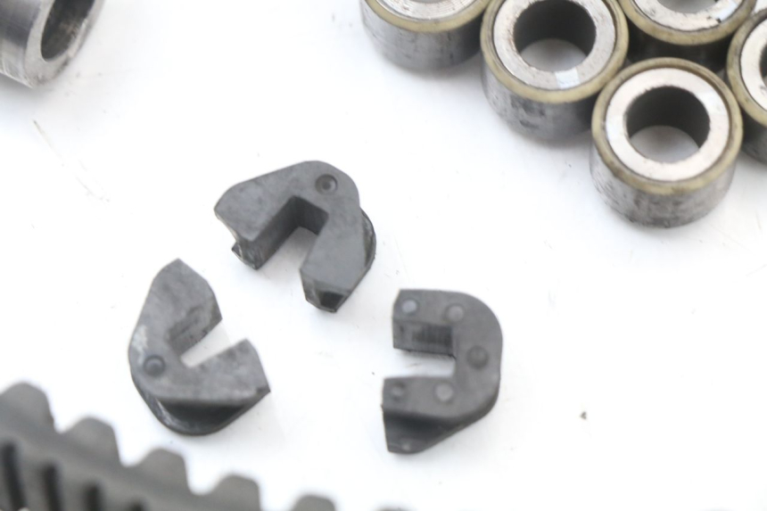 photo de VARIOMATIK HONDA PCX (JF47) 125 (2012 - 2013) - Details der Befestigungspunkte