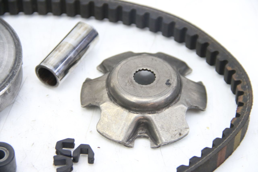 photo de VARIATOR APRILIA SCARABEO 4T 50 (2009 - 2017) - Zoom auf Komponenten