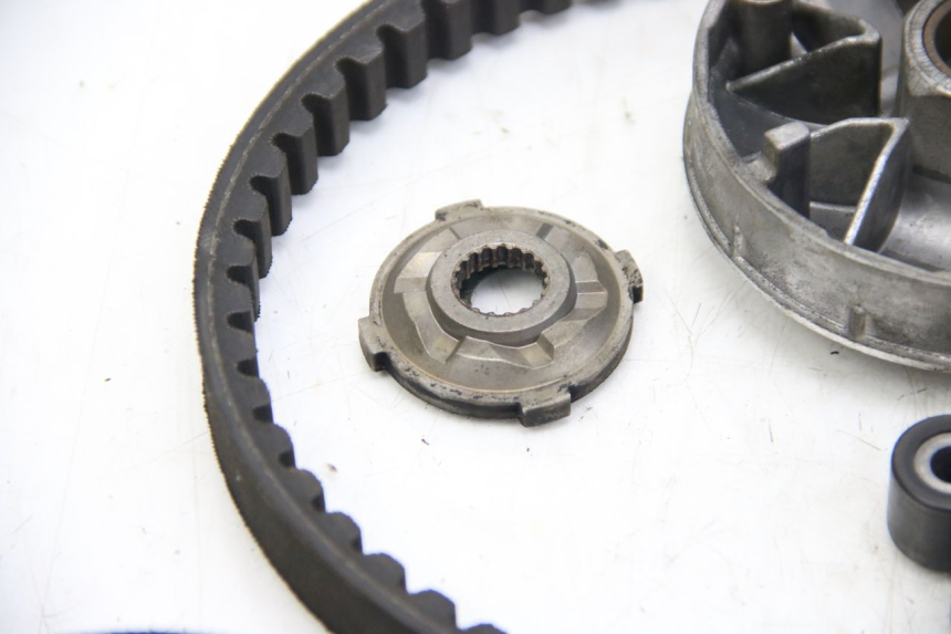 photo de VARIATOR APRILIA SCARABEO 4T 50 (2009 - 2017) - Details der Befestigungspunkte