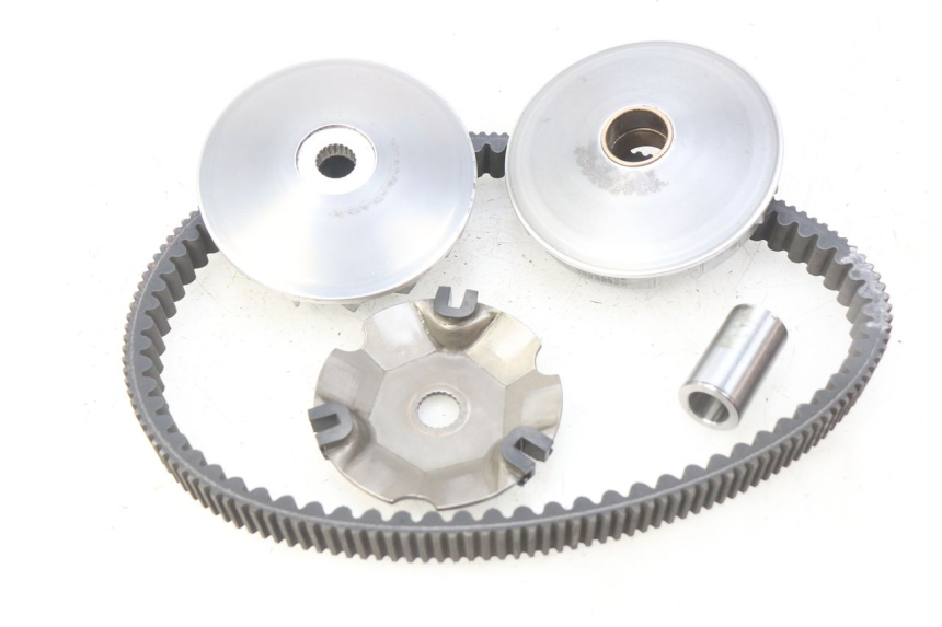 photo de VARIOMETER PIAGGIO VESPA GTS IGET ABS 125 (2017 - 2023) - Details der Befestigungspunkte