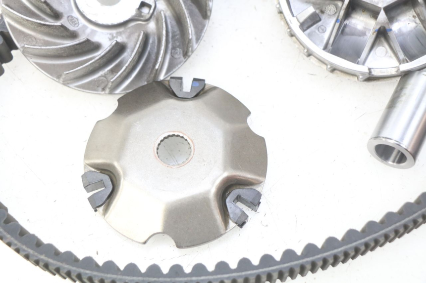 photo de VARIOMETER PIAGGIO VESPA GTS IGET ABS 125 (2017 - 2023) - Oberflächenzustand und Material