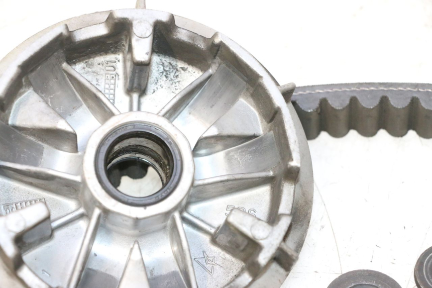 photo de VARIOMETER YAMAHA YP MAJESTY 125 (2002 - 2006) - Fokus auf die Struktur