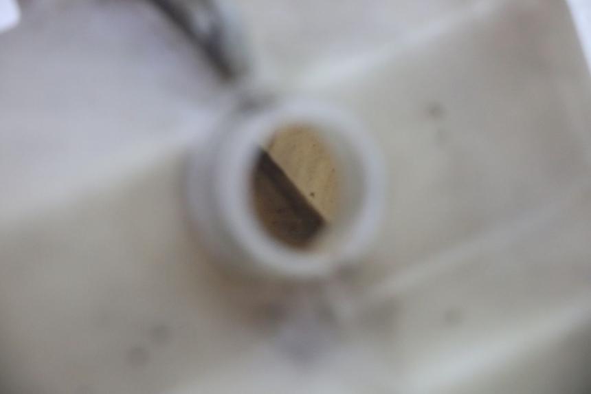 photo de KÜHLWASSERBEHÄLTER KAWASAKI GPZ RX 1000 (1986 - 1988) - Alternative Perspektive