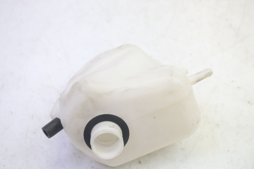 photo de KÜHLWASSERBEHÄLTER SYM GTS EVO 125 (2009 - 2013) - Alternative Perspektive