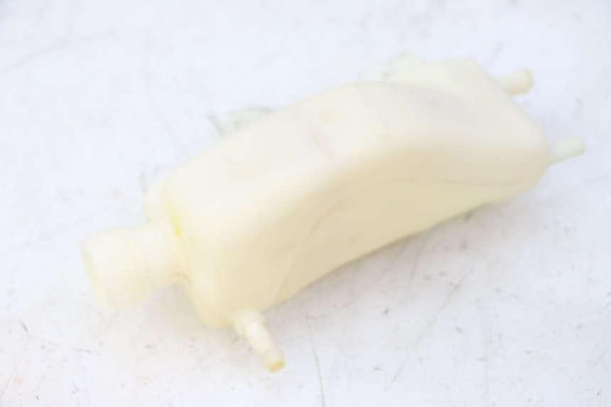 photo de KÜHLWASSERBEHÄLTER PIAGGIO MP3 HPE 310 (2024 - 2025) - Technische Nahaufnahme