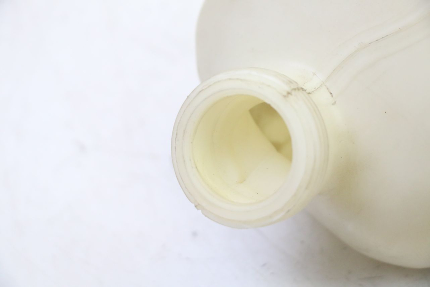 photo de KÜHLWASSERBEHÄLTER PEUGEOT SATELIS 125 (2006 - 2009) - Zoom auf Gebrauchszustand