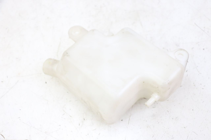 photo de KÜHLWASSERBEHÄLTER SUZUKI BURGMAN 125 (2015 - 2017) - Detailansicht des Bauteils