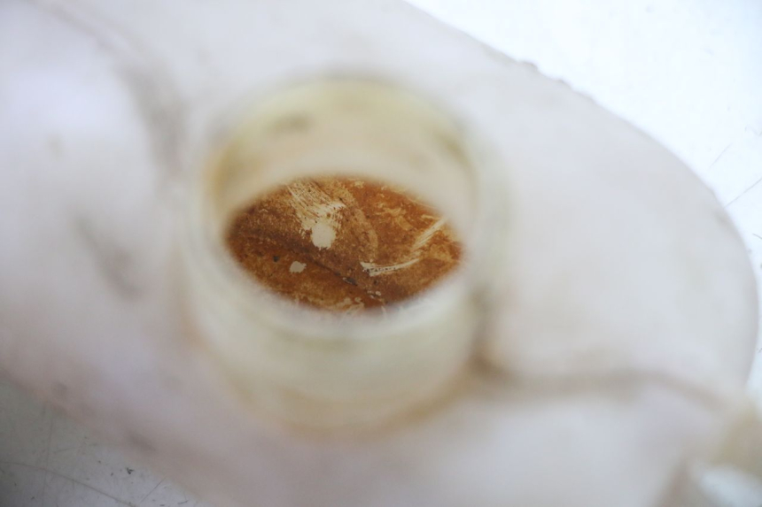 photo de KÜHLWASSERBEHÄLTER YAMAHA AEROX 50 (1997 - 2006) - Zoom auf Gebrauchszustand