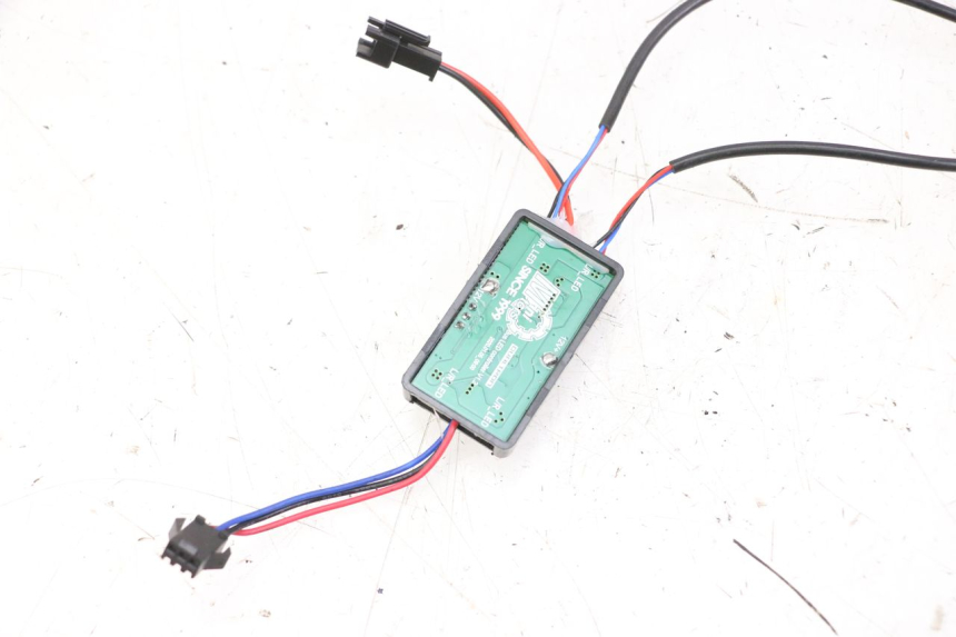 photo de KONTROLLLAMPE DUALTRON AMINIA 1 - Oberflächenzustand und Material