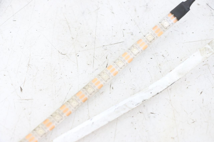 photo de KONTROLLLAMPE HITWAY H5 1 - Details der Befestigungspunkte