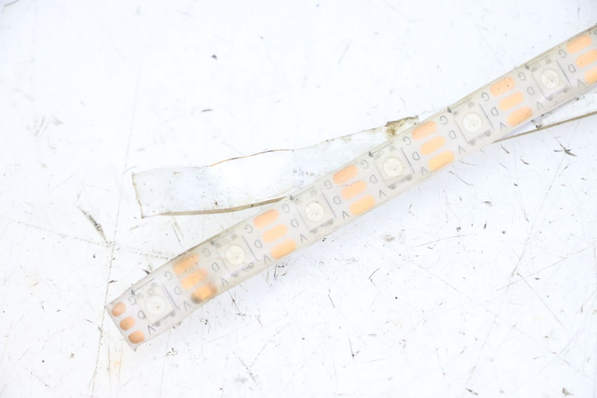 photo de KONTROLLLAMPE HITWAY H5 1 - Oberflächenzustand und Material