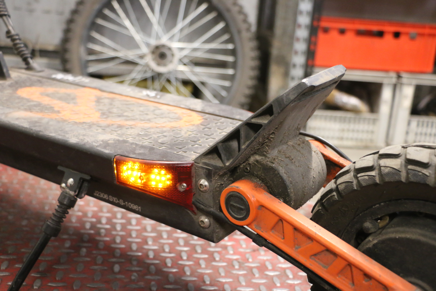 photo de KONTROLLLAMPE JOYOR S10-S-Z 1 - Oberflächenzustand und Material