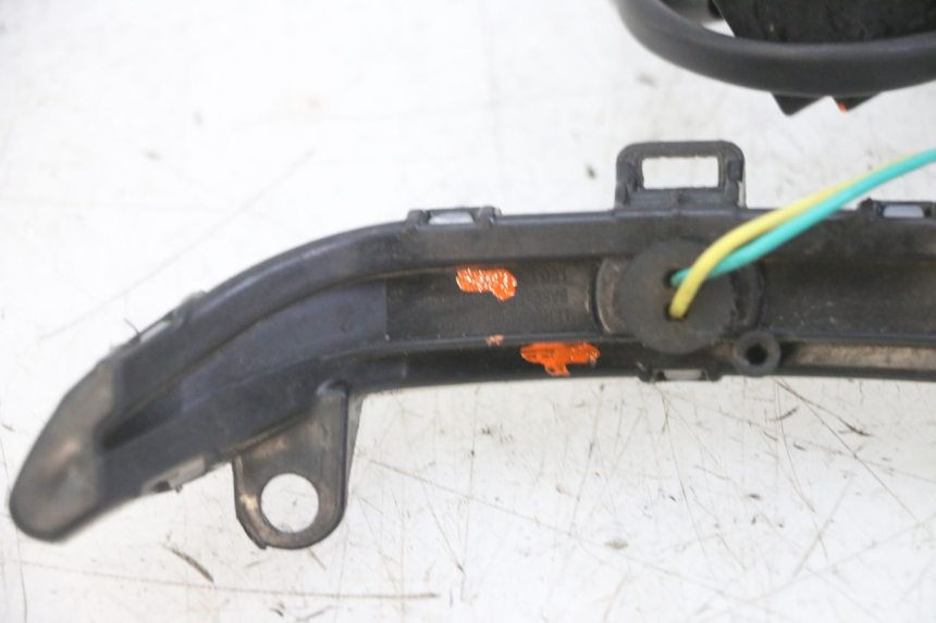 photo de KONTROLLLAMPE PEUGEOT KISBEE 2T 50 (2018 - 2022) - Details der Befestigungspunkte