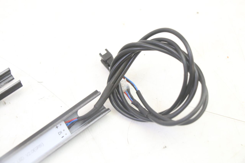 photo de KONTROLLLAMPE DUALTRON MINI SPECIAL 1 - Oberflächenzustand und Material