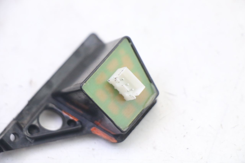 photo de KONTROLLLAMPE HERO S10 1 - Alternative Perspektive