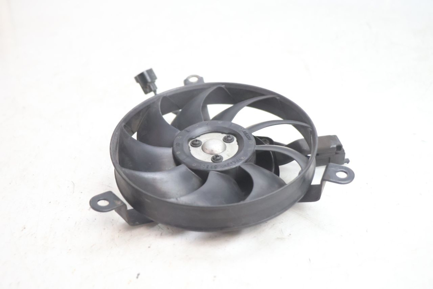 photo de VENTILATOR SUZUKI BURGMAN EXECUTIVE ABS 650 (2006 - 2012) - Zoom auf Gebrauchszustand