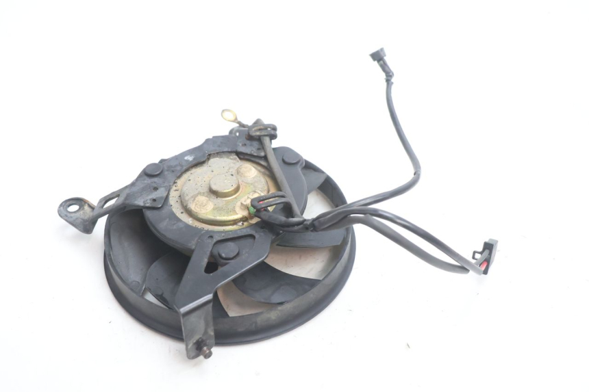 photo de VENTILATOR HONDA CB F HORNET 600 (2005 - 2006) - Zoom auf Gebrauchszustand