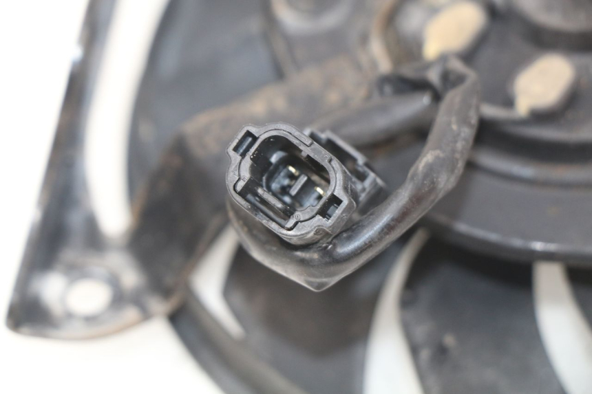 photo de VENTILATOR HONDA CBRF CBR-F PC41 600 (2011 - 2013) - Detailansicht des Bauteils