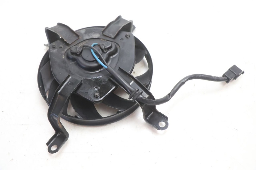 photo de VENTILATOR KAWASAKI ER-6 ER6 N 650 (2005 - 2009) - Zoom auf Gebrauchszustand