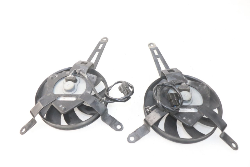 photo de LüFTER YAMAHA FJR ABS 1300 (2006 - 2012) - Alternative Perspektive