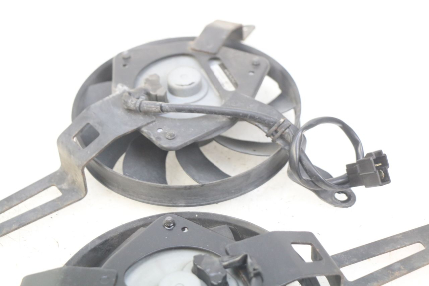 photo de LüFTER YAMAHA FJR ABS 1300 (2006 - 2012) - Alternative Perspektive