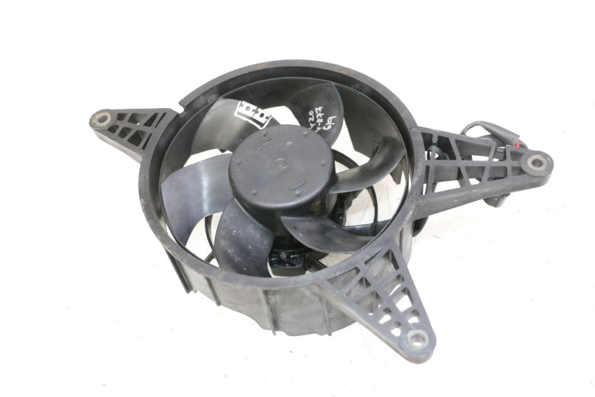 photo de VENTILATOR BMW G310 R 310 (2016 - 2020) - Details der Befestigungspunkte