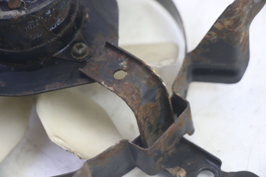 photo de VENTILATOR KAWASAKI GPX R WARBIRD 600 (1988 - 1993) - Details der Befestigungspunkte