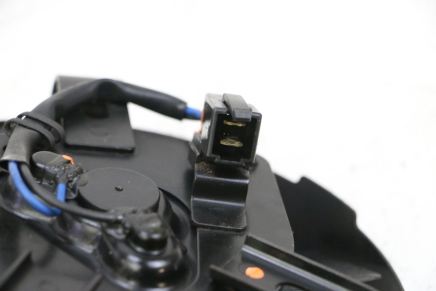 photo de VENTILATOR SUZUKI GSXR GSX-R 1000 (2003 - 2004) - Zoom auf Gebrauchszustand