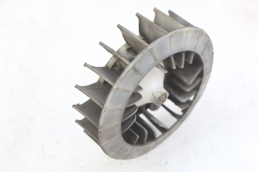 photo de LÜFTER PEUGEOT KISBEE 4T 50 (2010 - 2017) - Detailansicht des Bauteils