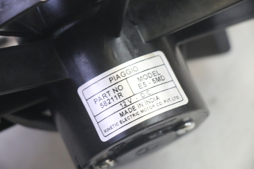 photo de VENTILATOR PIAGGIO MP3 HPE 350 (2018 - 2020) - Alternative Perspektive