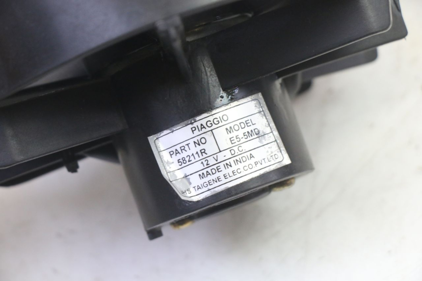 photo de LüFTER PIAGGIO MP3 RL 250 (2006 - 2010) - Alternative Perspektive