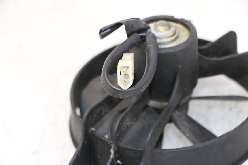 photo de VENTILATOR PEUGEOT SATELIS 125 (2013 - 2018) - Zoom auf Gebrauchszustand