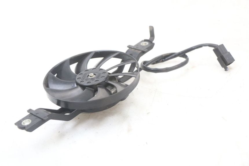 photo de VENTILATOR SUZUKI BURGMAN 125 (2007 - 2014) - Zoom auf Gebrauchszustand