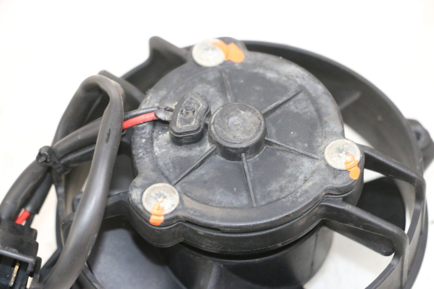 photo de LüFTER YAMAHA XMAX X-MAX 125 (2006 - 2009) - Zoom auf Gebrauchszustand