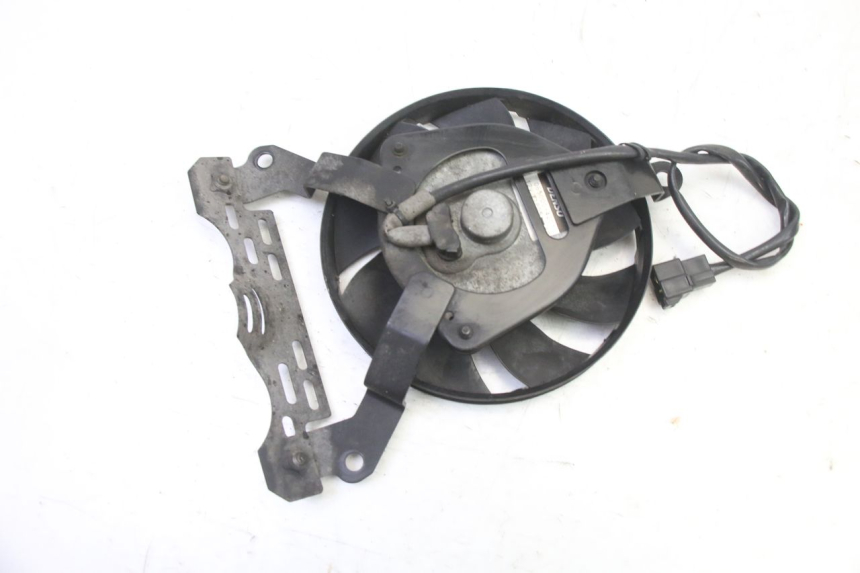 photo de VENTILATOR YAMAHA XJ6 ABS 600 (2008 - 2016) - Technische Nahaufnahme