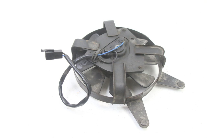 photo de LüFTER YAMAHA FZS FAZER 600 (2001 - 2003) - Zoom auf Gebrauchszustand