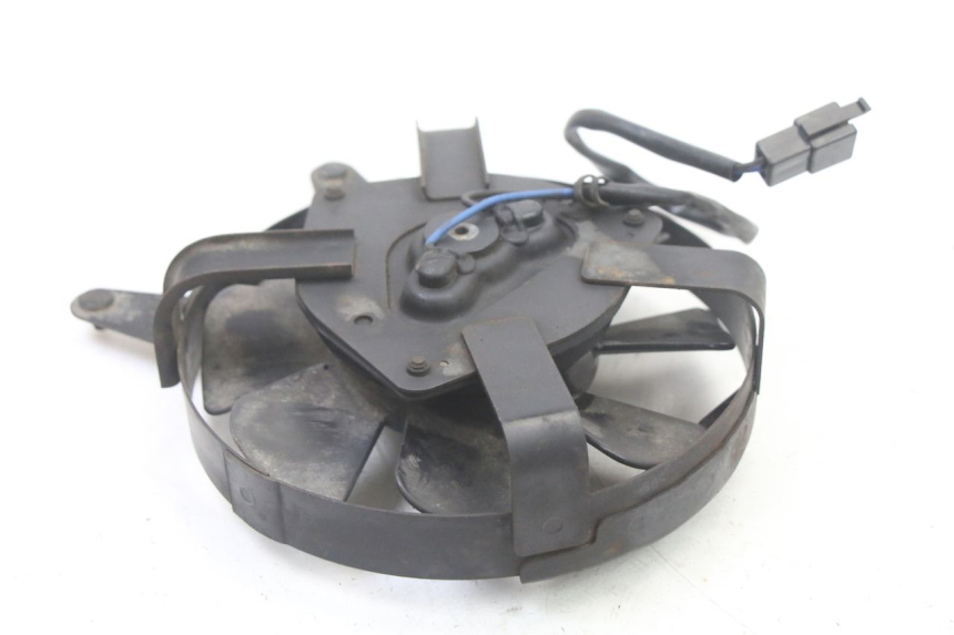 photo de LüFTER YAMAHA FZS FAZER 600 (2001 - 2003) - Alternative Perspektive