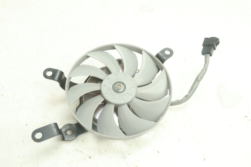 photo de VENTILATOR YAMAHA YZF R6 600 (2008 - 2009) - Technische Nahaufnahme
