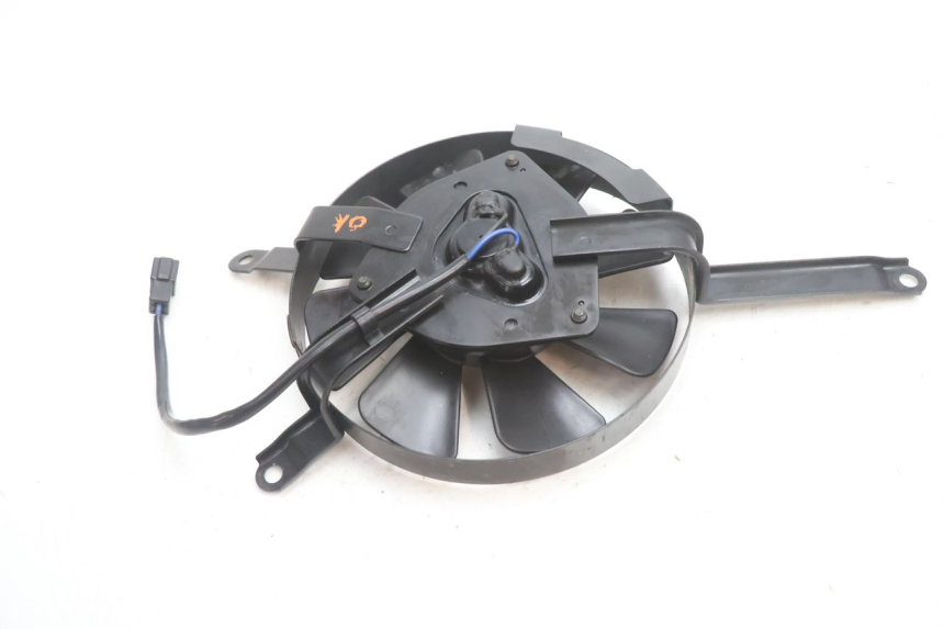 photo de VENTILATOR KAWASAKI ZX-6R ZX6R 600 (2000 - 2002) - Zoom auf Gebrauchszustand