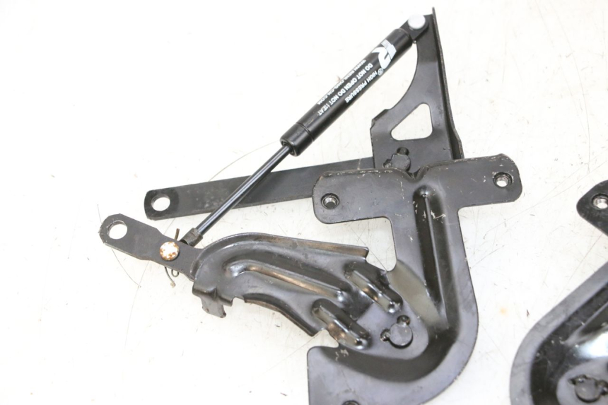 photo de FEDERBEIN HELMFACH JM MOTORS GTS 125 (2015 - 2019) - Zoom auf Gebrauchszustand