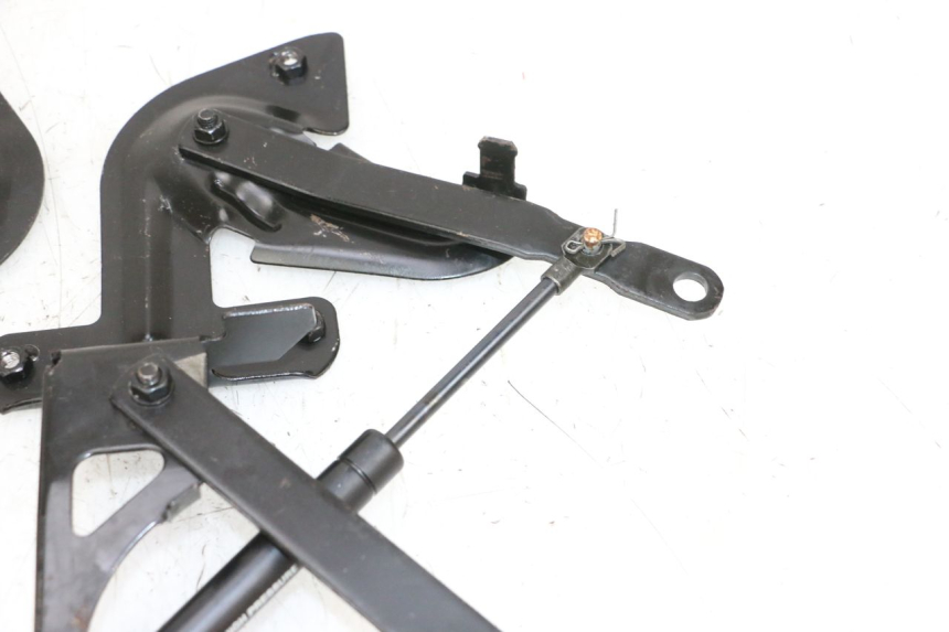 photo de FEDERBEIN HELMFACH JM MOTORS GTS 125 (2015 - 2019) - Oberflächenzustand und Material